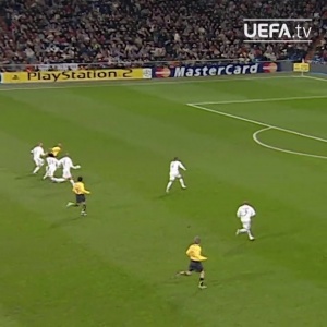 齐祖大罗巨星云集！皇马上一次对阿森纳，银河战舰一期+苦涩16郎